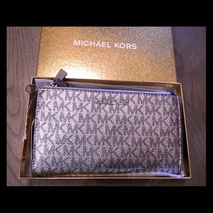 New Michael Kors wristlet